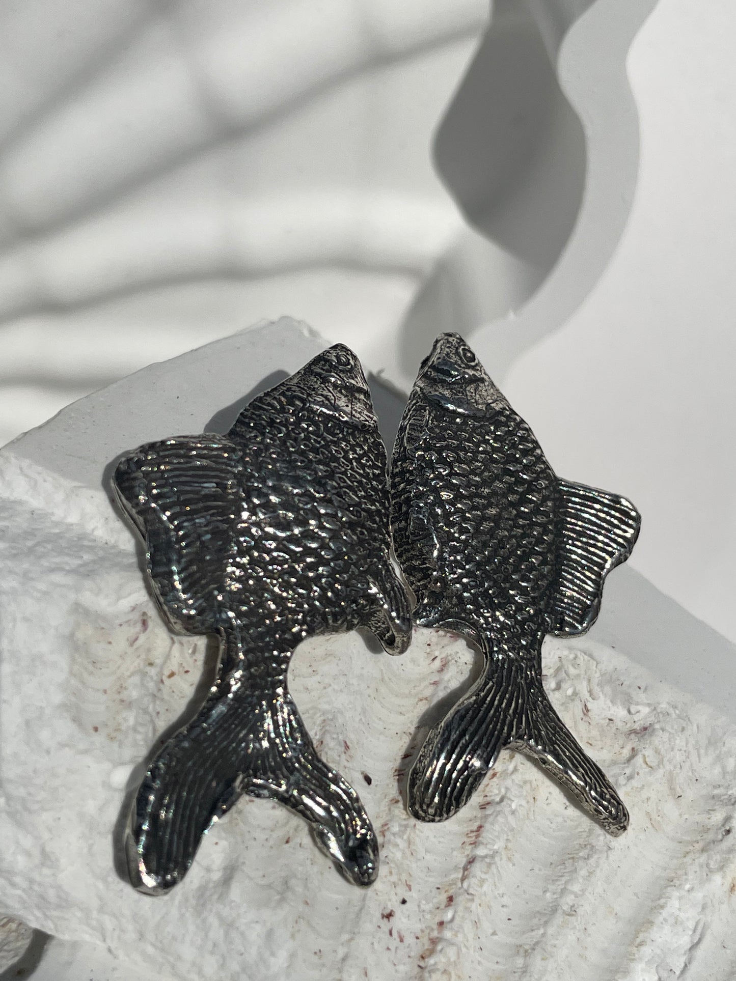 Gold fish earrings (pair) 
